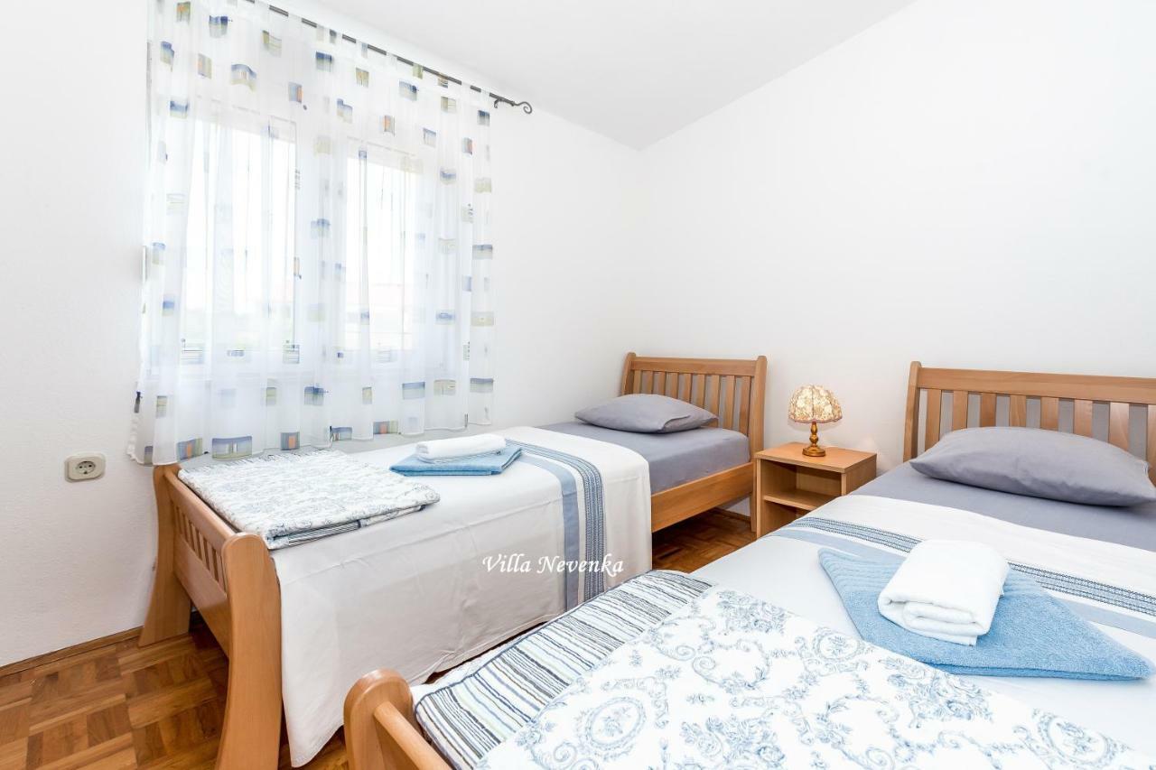 Apartments Villa Nevenka Rogoznica  Esterno foto